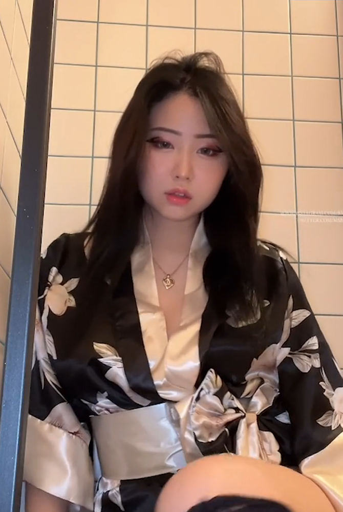 Nonton Film Msbreewc Blowjob Pakai Kimono Terbaru